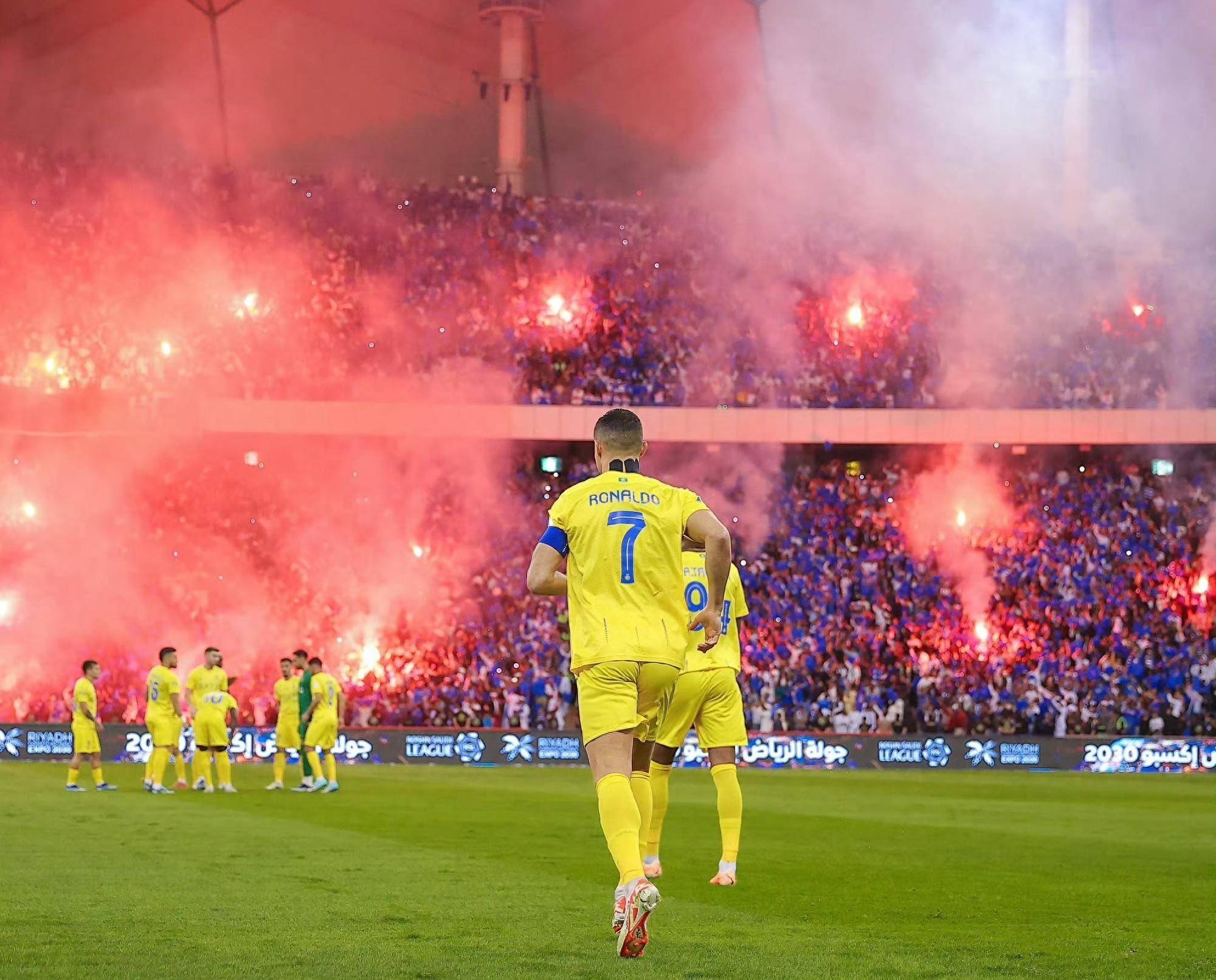 九游娱乐下载-MAD不断突破！，C罗连续二十场比赛得分超过刷新纪录赛场气氛高涨(c罗下一场比赛)