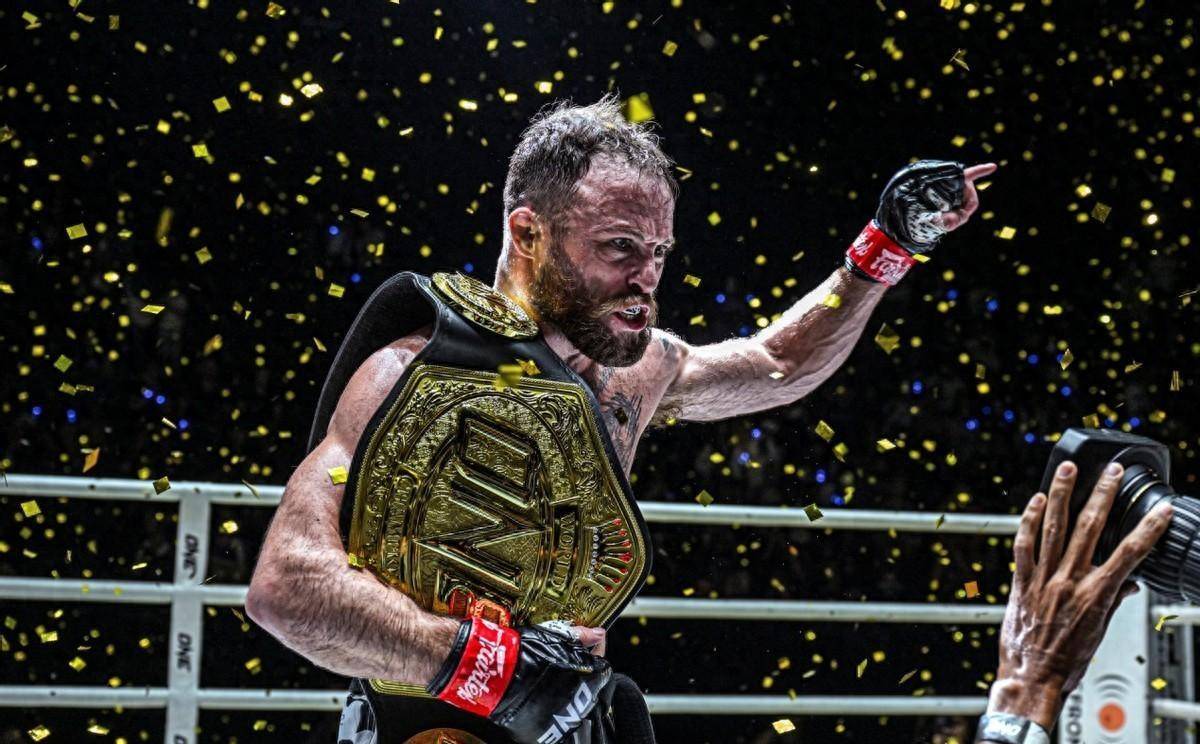 九游娱乐官网-暗区突围中间红点怎么设置