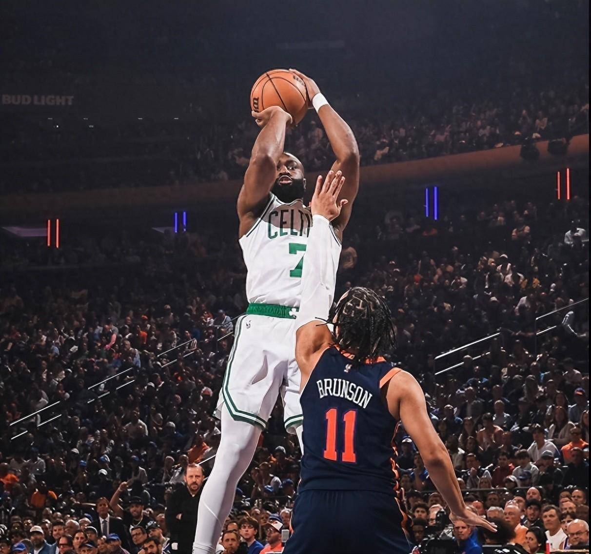 九游娱乐-包含险胜首场状态出色，美国队观众沸腾！，塔图姆重返赛场热度持续攀升的词条